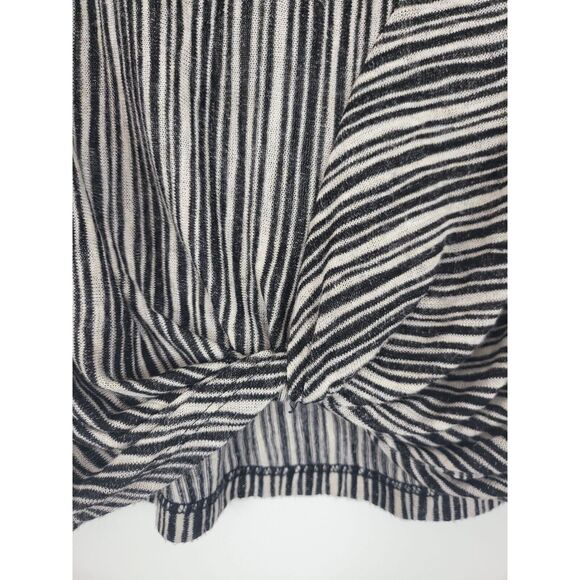 W5 Anthropologie Top Med Womens Black White Cap Sleeve Crew Neck Pullover - Picture 3 of 6